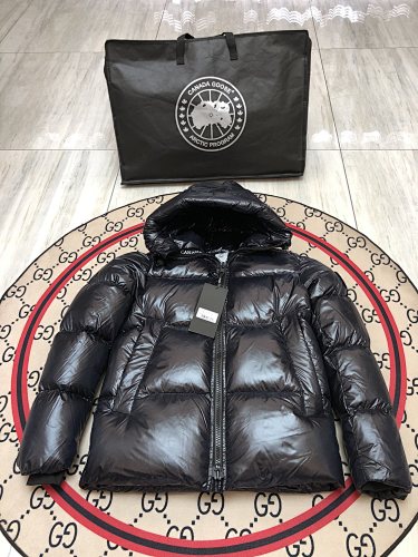 Canada Goose Black Glossy Black-Badge Hooded Puffer Jacket