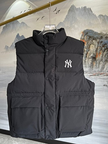 MLB New York Yankees Black Quilted Puffer Vest