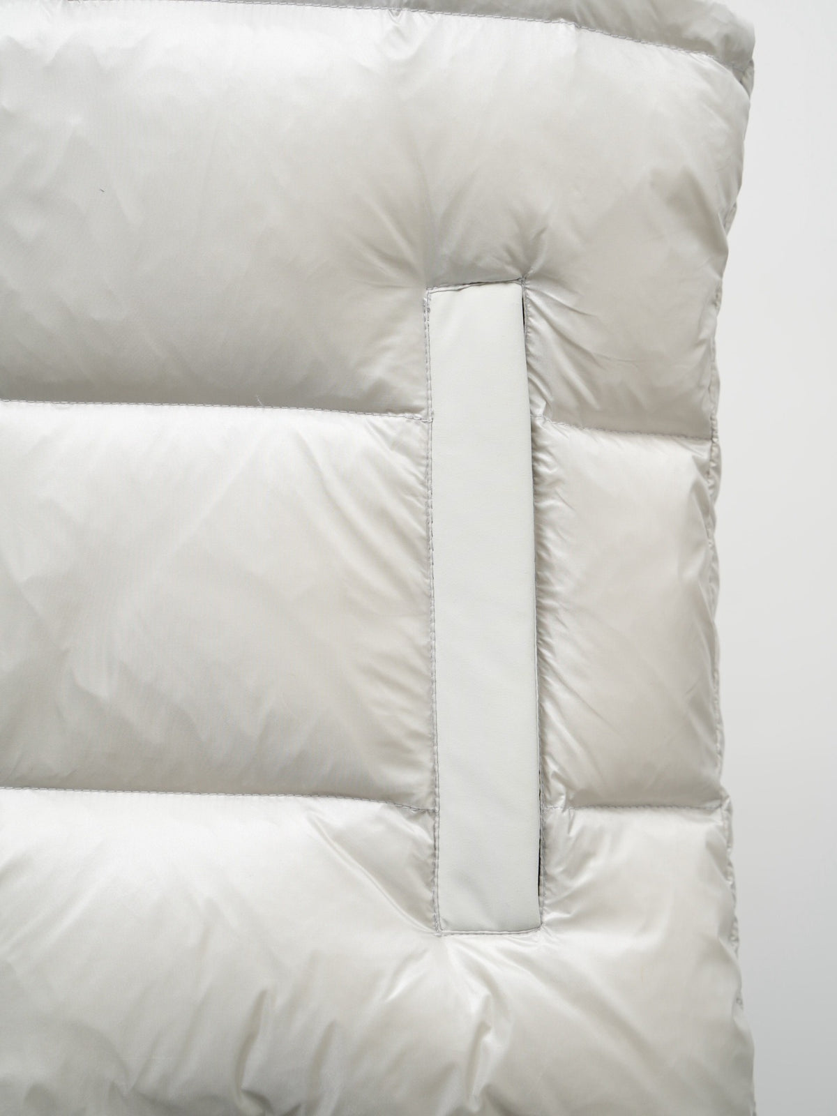 Moose Knuckles White Silver-Logo Quilted Puffer Vest