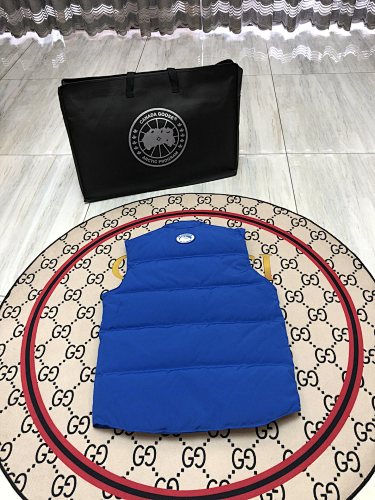 Canada Goose Royal Blue Logo-Badge Quilted Puffer Vest