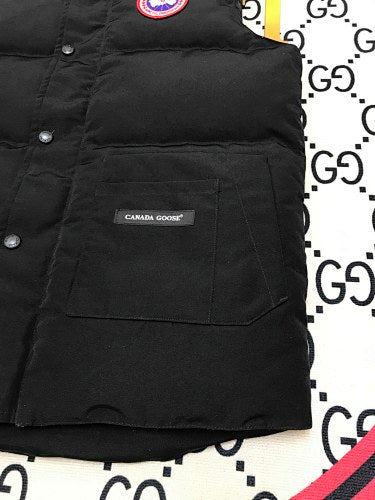 Canada Goose Black Logo-Badge Quilted Puffer Vest