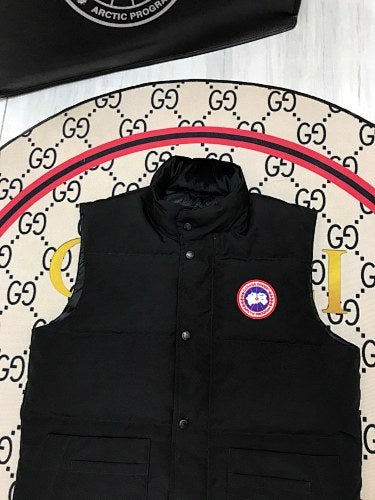 Canada Goose Black Logo-Badge Quilted Puffer Vest